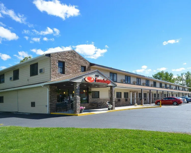 Econo Lodge Rochester I-90 & I-390 hotel detail image 2