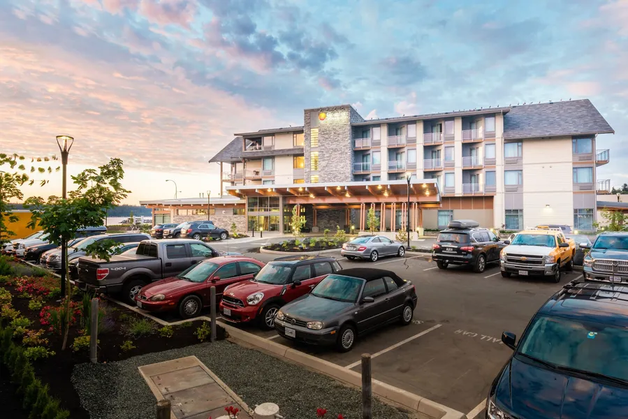 Comfort Inn & Suites hotel detail image 2