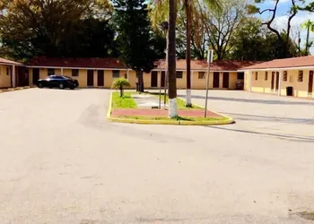 Cadillac Motel hotel thumbnail 5