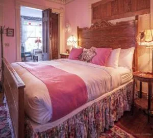 Cliff Cottage Inn - Victorian B&B and Boutique Hotel hotel detail image 2