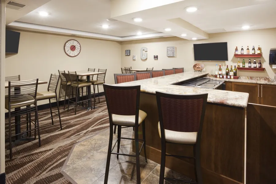 Gateway Park Hotel and Suites hotel detail image 2