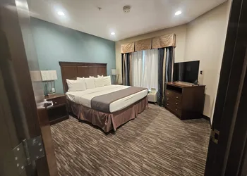 Heritage Place Hotel & Suites hotel thumbnail 5