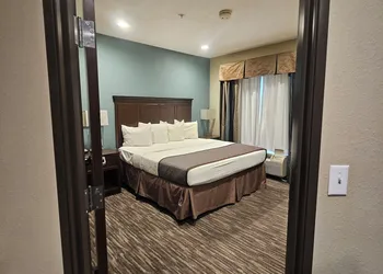 Heritage Place Hotel & Suites hotel thumbnail 6
