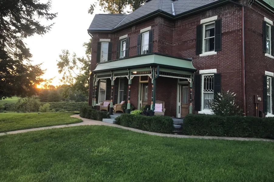 Nauvoo Grand Bed & Breakfast hotel detail image 2