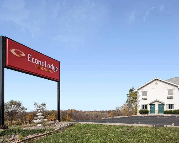 Econo Lodge Inn & Suites Canandaigua - Fingers Lake Area hotel detail image 6