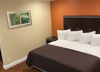 Convention Center Inn and Suites hotel thumbnail 8