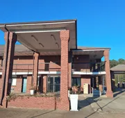Oak Tree Inn hotel detail image 7