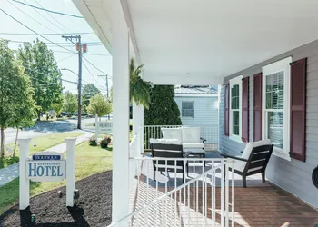 Skaneateles Boutique Hotel hotel thumbnail 2