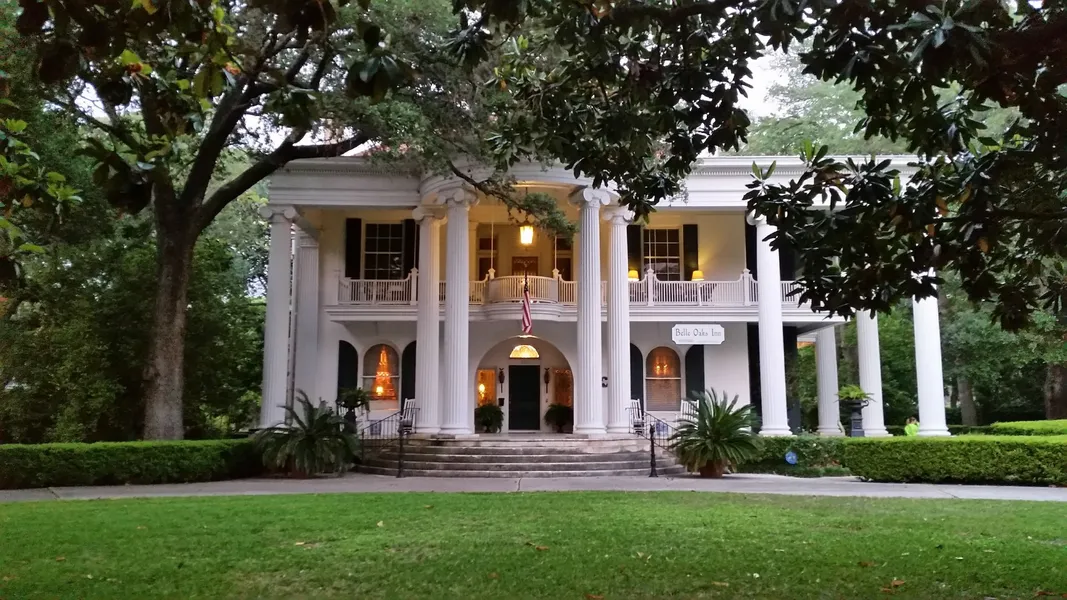 Belle Oaks Inn hotel detail image 2