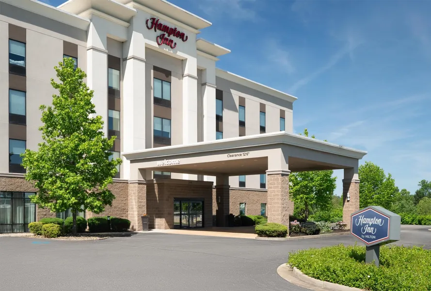 Hampton Inn Fairmont hotel detail image 2