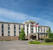 Hampton Inn Fairmont hotel detail image 4