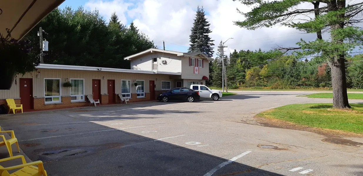 Pine Grove Motel hotel detail image 2