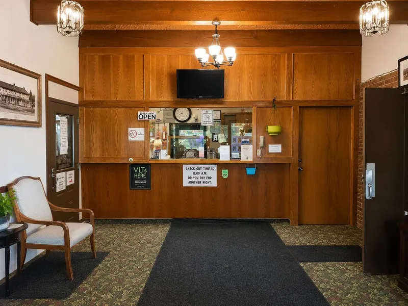 Maple Creek Motor Inn hotel detail image 6