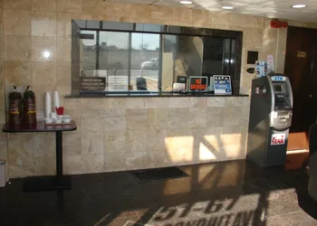 Super 8 by Wyndham Jamaica North Conduit hotel thumbnail 2