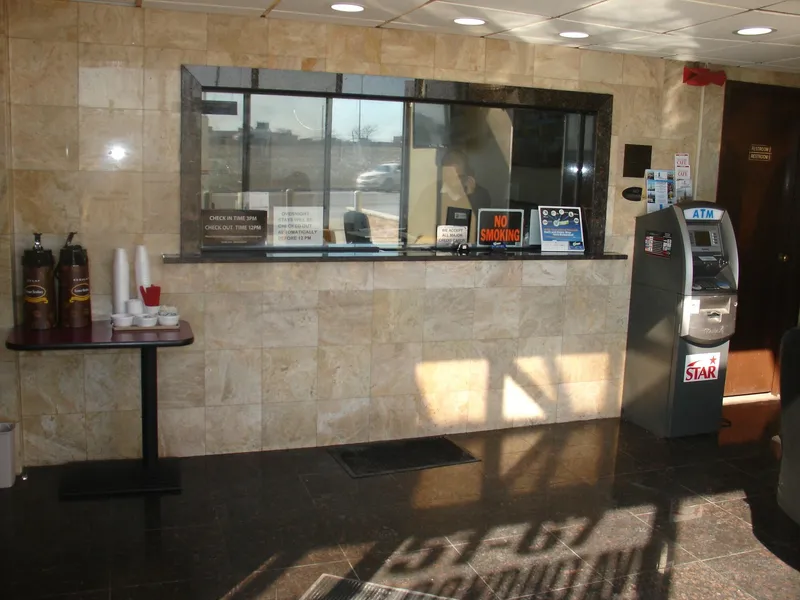 Super 8 by Wyndham Jamaica North Conduit hotel detail image 2