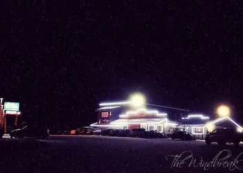 Windbreak Hotel hotel thumbnail 4