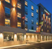 Courtyard by Marriott Edgewater NYC Area hotel detail image 3