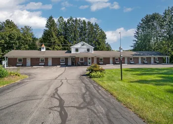 The Birches Motel hotel thumbnail 3