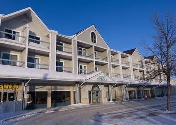 Lakeview Gimli Resort & Conference hotel thumbnail 4