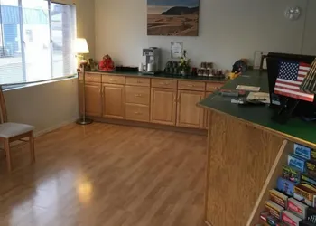 Discovery Inn hotel thumbnail 2
