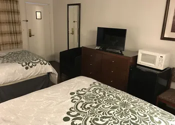 Discovery Inn hotel thumbnail 6