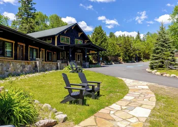 Adirondack Spruce Lodge hotel thumbnail 3