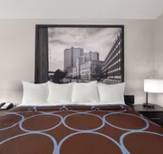 Super 8 by Wyndham Farmville hotel detail image 7