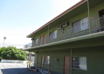 Park Motel hotel thumbnail 2