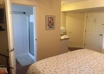 All Seasons Bed & Breakfast hotel thumbnail 6