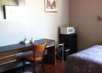 Superlodge Motel hotel thumbnail 3