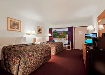 Shamrock Motel hotel thumbnail 5