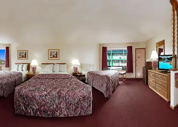 Shamrock Motel hotel thumbnail 8
