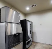 OYO Pinewood Inn & Suites Silsbee hotel detail image 4