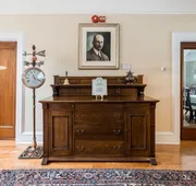 Monroe House Executive Suites hotel detail image 4