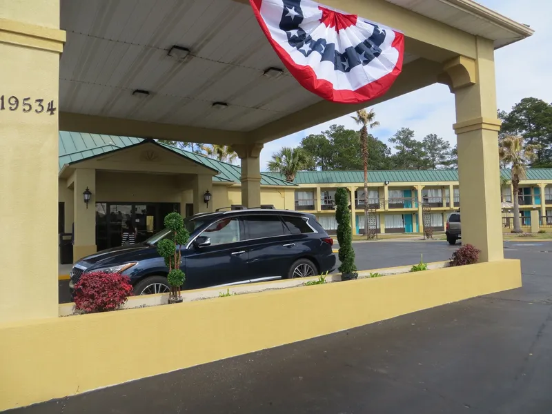 Econo Lodge Inn & Suites Hardeeville I-95 hotel detail image 2