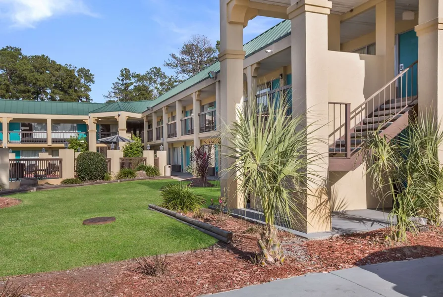 Econo Lodge Inn & Suites Hardeeville I-95 hotel detail image 6