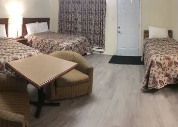 Century motel hotel thumbnail 3