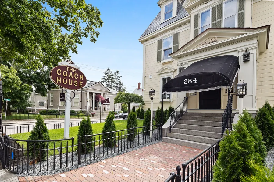 The Coach House hotel detail image 6