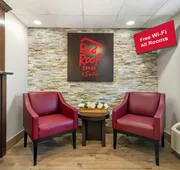 Red Roof Inn & Suites Swansea hotel detail image 4