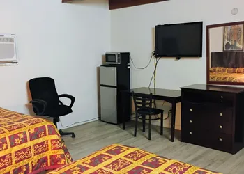 Budget Inn & Suites hotel thumbnail 2