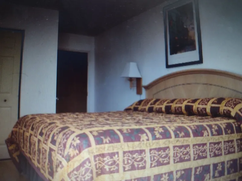 Budget Inn & Suites hotel detail image 6