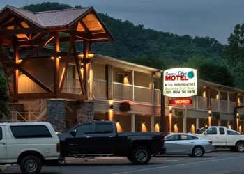 Rivers Edge Motel hotel thumbnail 4