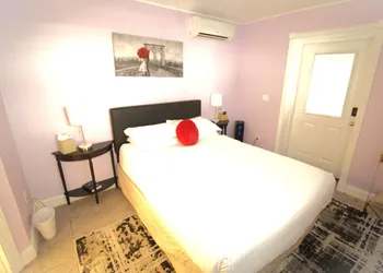 Inn on Charlotte Boutique Hotel hotel thumbnail 4