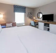 Hampton Inn & Suites Glenarden/Washington DC hotel detail image 7