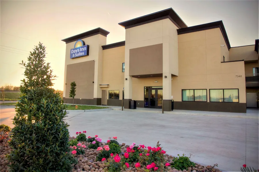 Days Inn & Suites by Wyndham Port Arthur hotel detail image 2