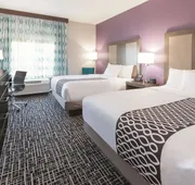 La Quinta Inn & Suites by Wyndham Terre Haute hotel detail image 5