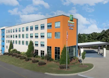 Holiday Inn Express & Suites Birmingham North - Fultondale By IHG hotel thumbnail 3