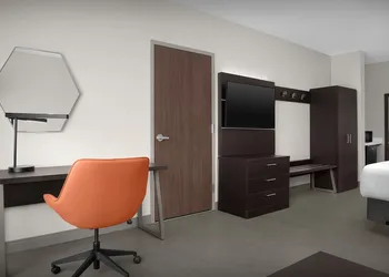 Holiday Inn Express & Suites Birmingham North - Fultondale By IHG hotel thumbnail 7