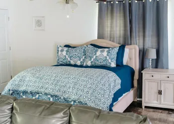 Anchor Inn & Suites hotel thumbnail 2
