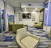 Holiday Inn Express & Suites Dallas NW - Farmers Branch by IHG hotel detail image 3
